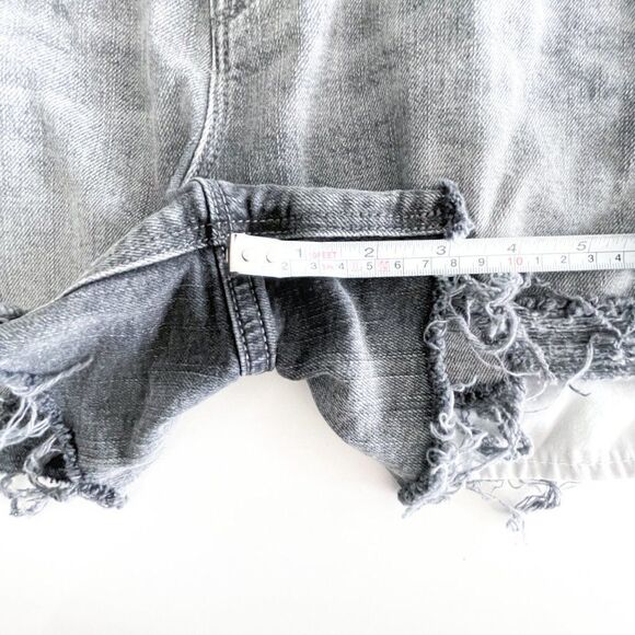 Old Navy // High Rise with secret slim pockets // Black acid wash // Size 12 - Picture 8 of 10